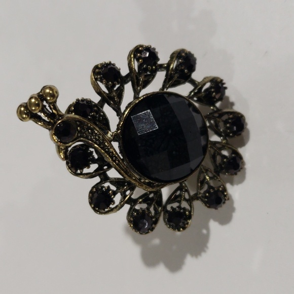 Vintage Peacock Ring – Black Gemstones & Center Stone – Adjustable Women Jewelry - Picture 4 of 9
